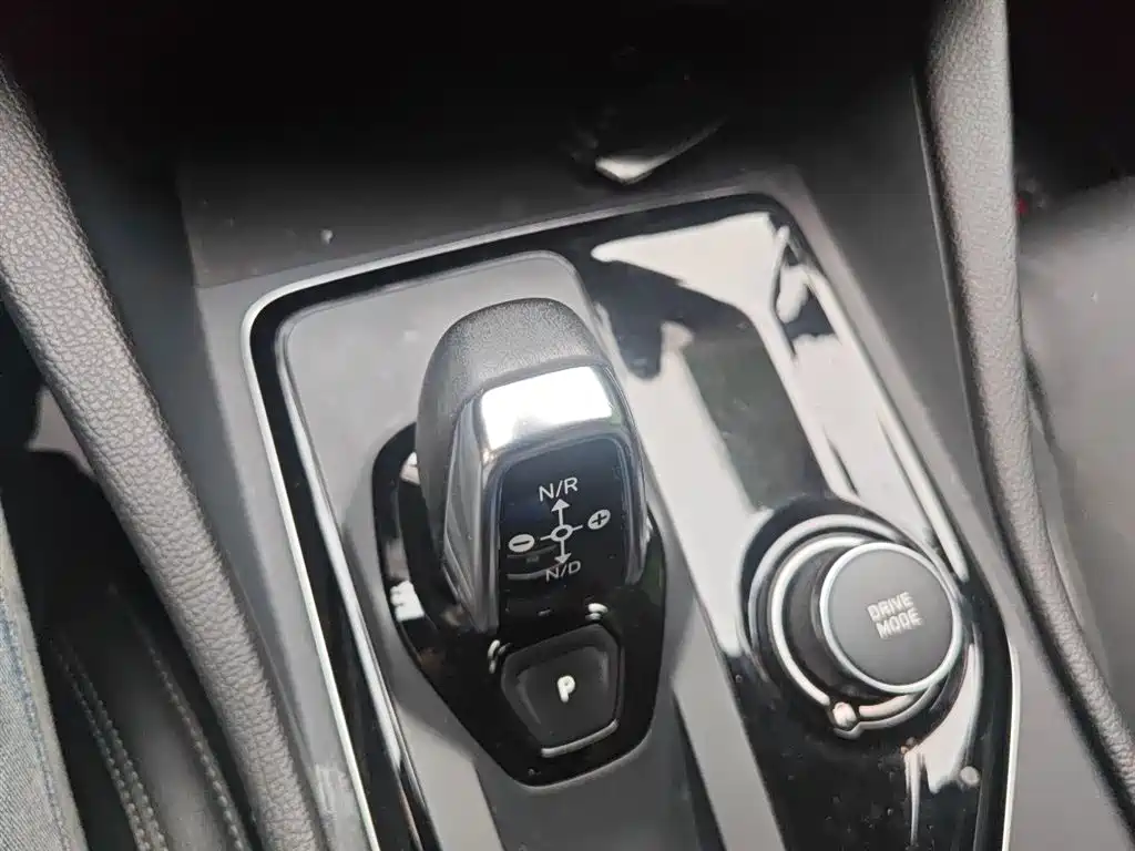 Lynk & Co 03 2021 2.0TD Auto Jin Champion Edition фото 7