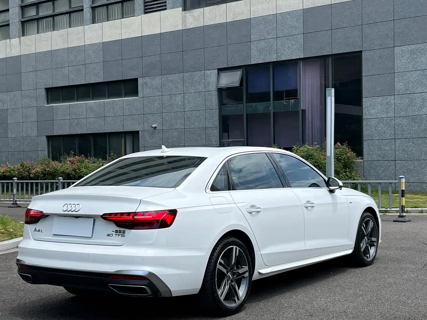 Audi A4L 2020 40 TFSI Fashion Dynamic Edition фото 6
