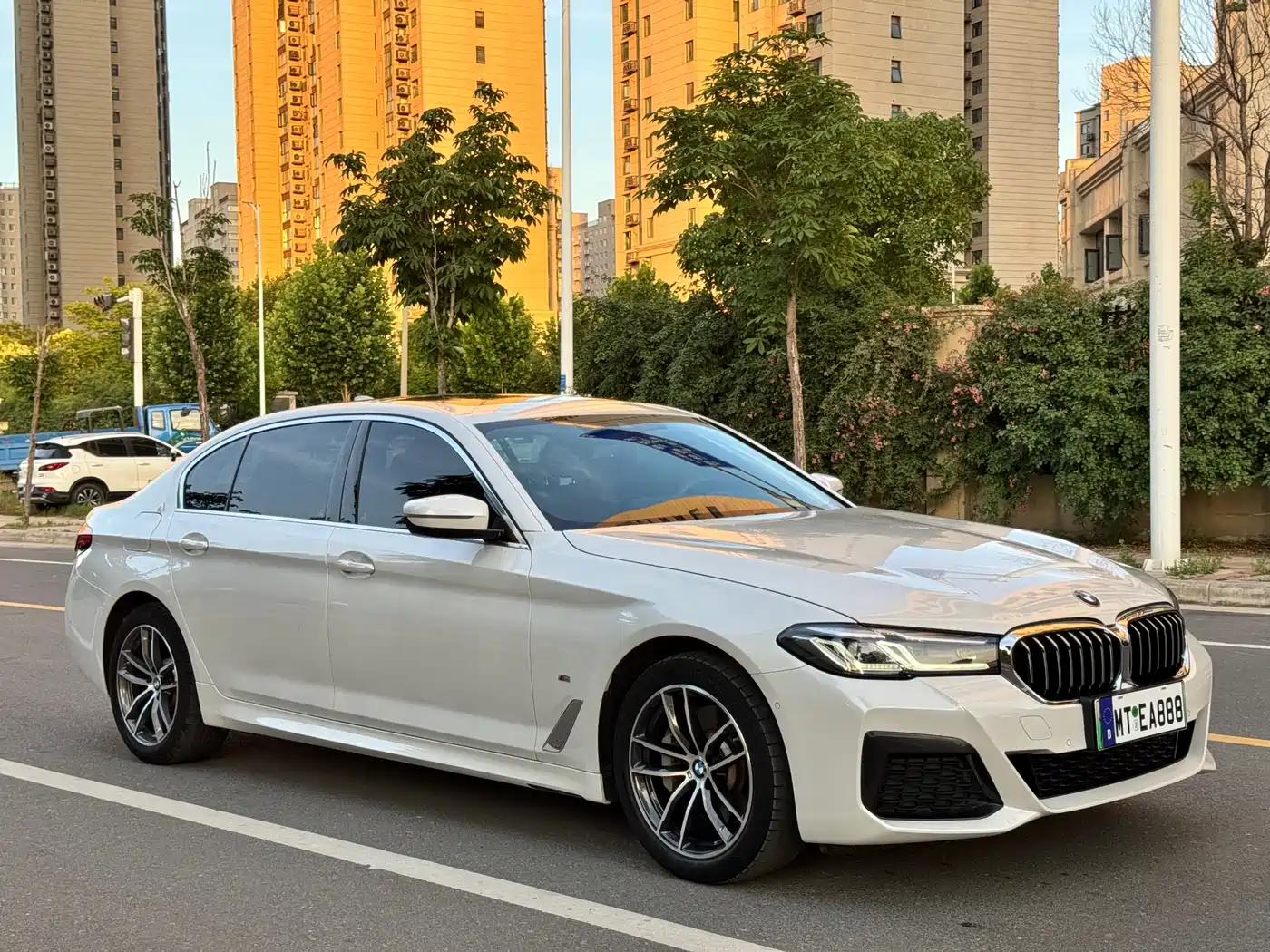 BMW 5 Series New Energy 2021 535Le M Sport Package фото 3