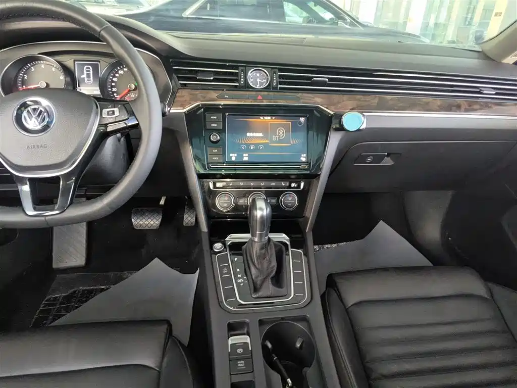 Volkswagen Magotan 2019 330TSI DSG Luxury Class China VI фото 9
