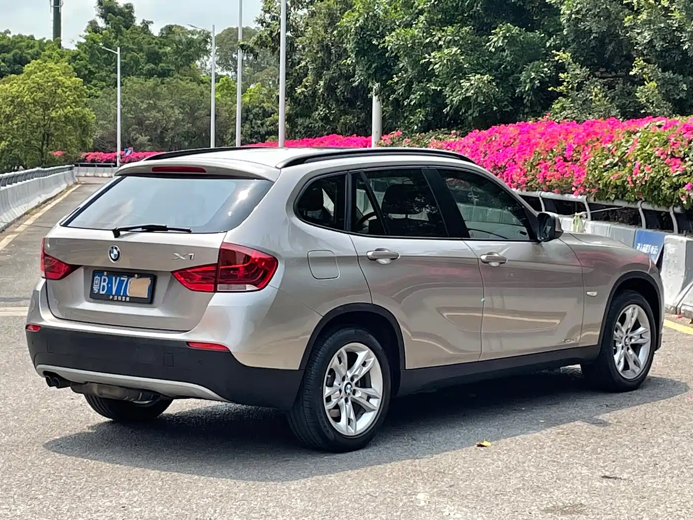 BMW X1 2012 sDrive20i Leading Model фото 3