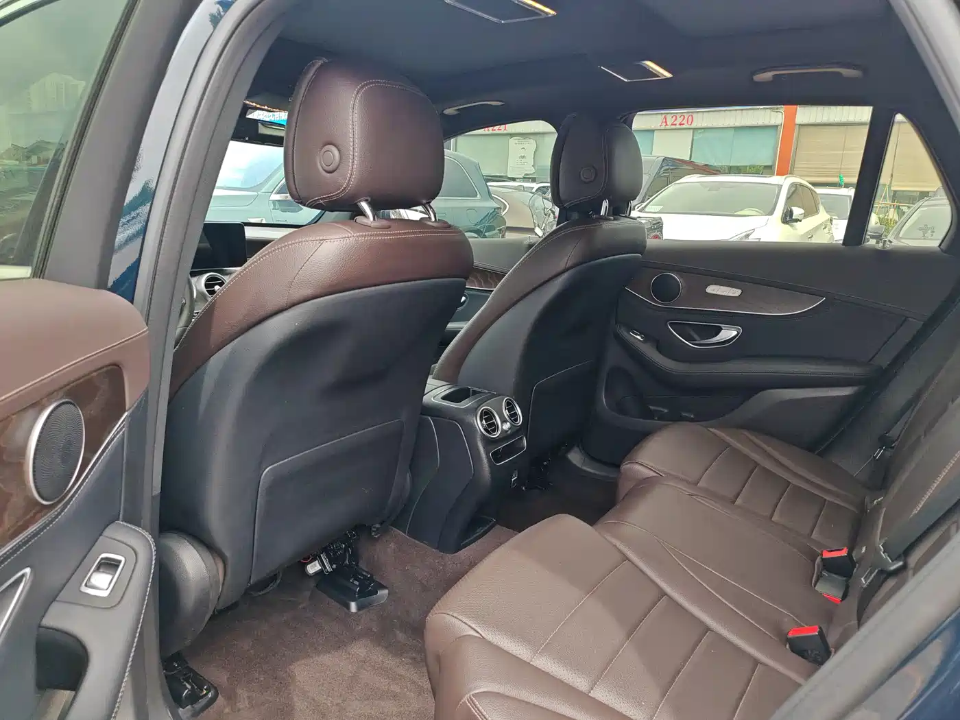 Mercedes-Benz GLC 2020 Facelift GLC 260 L 4MATIC Luxury фото 6