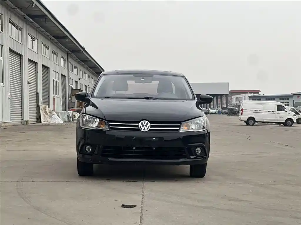 Volkswagen Jetta 2013 1.6L Automatic Comfort фото 2