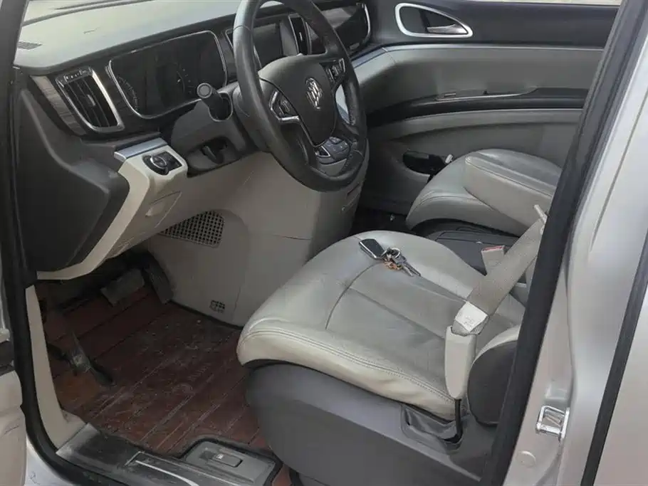 Buick GL8 2011 3.0L XT Luxury Business Flagship фото 9