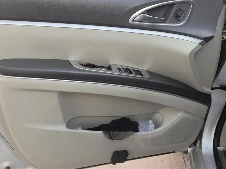 Buick GL8 2011 3.0L XT Luxury Business Flagship фото 7