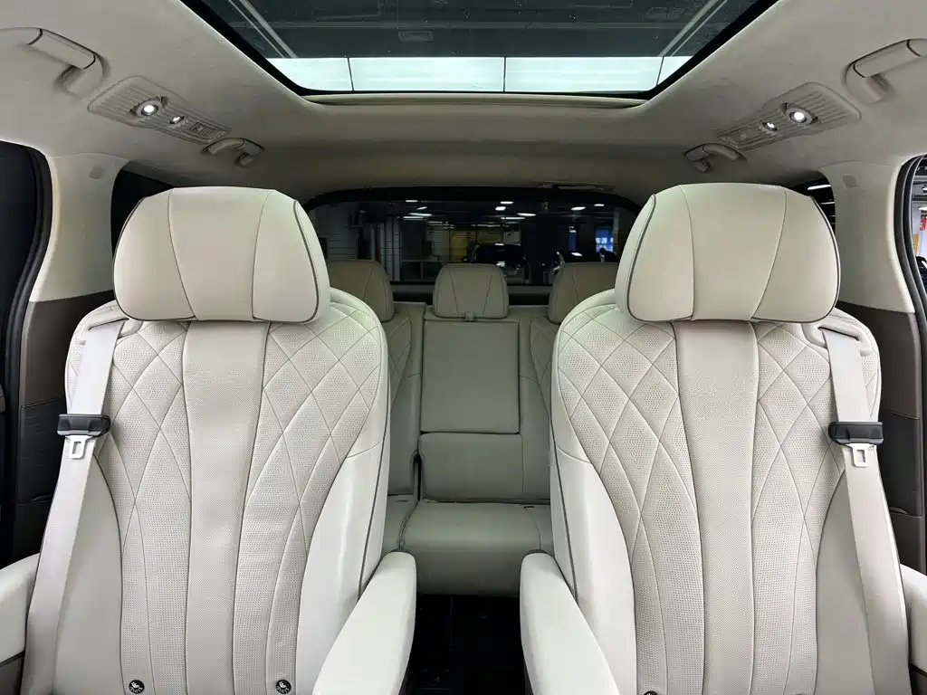 Denza D9 2023 2022 DM-i 970 AWD Flagship