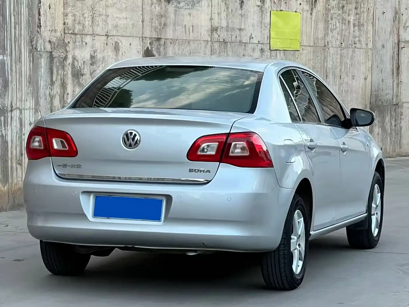 Volkswagen Bora 2011 1.6L Automatic Fashion фото 5
