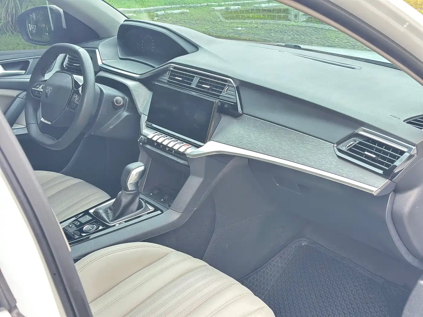 Peugeot 408 2022 1.6T Dream Chaser Edition фото 15