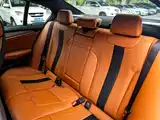 Photo 18 - BMW M5