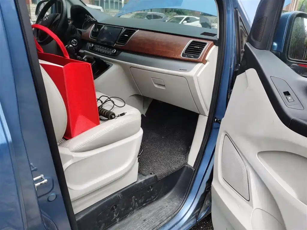 SAIC Maxus Maxus G10 2016 1.9T Manual Elite Edition Diesel China V фото 20