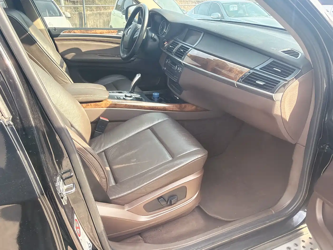 BMW X5 (Import) 2010 xDrive30i Luxury 10th Anniversary Edition фото 19