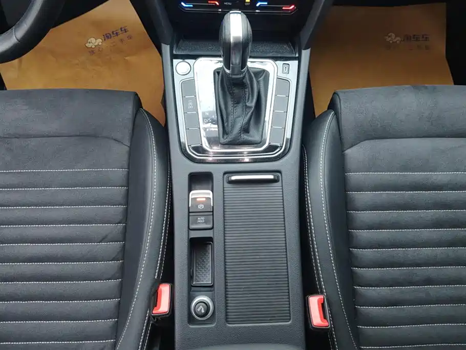 Volkswagen Magotan 2020 330TSI DSG Luxury фото 16