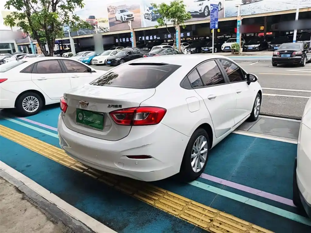 Chevrolet Cruze 2018 320 Automatic Pioneer Sunroof Edition фото 7