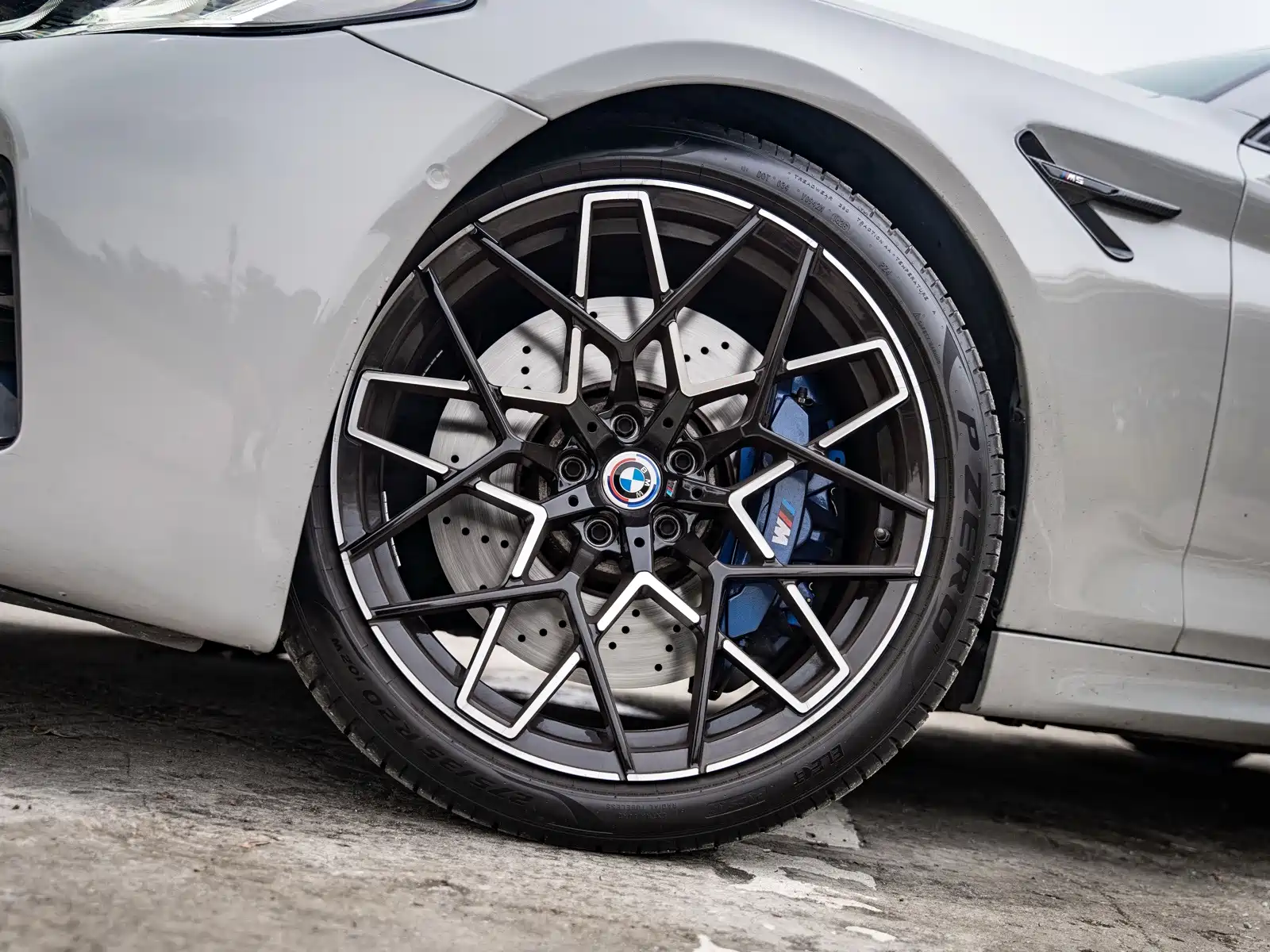 Photo 5 - BMW M5