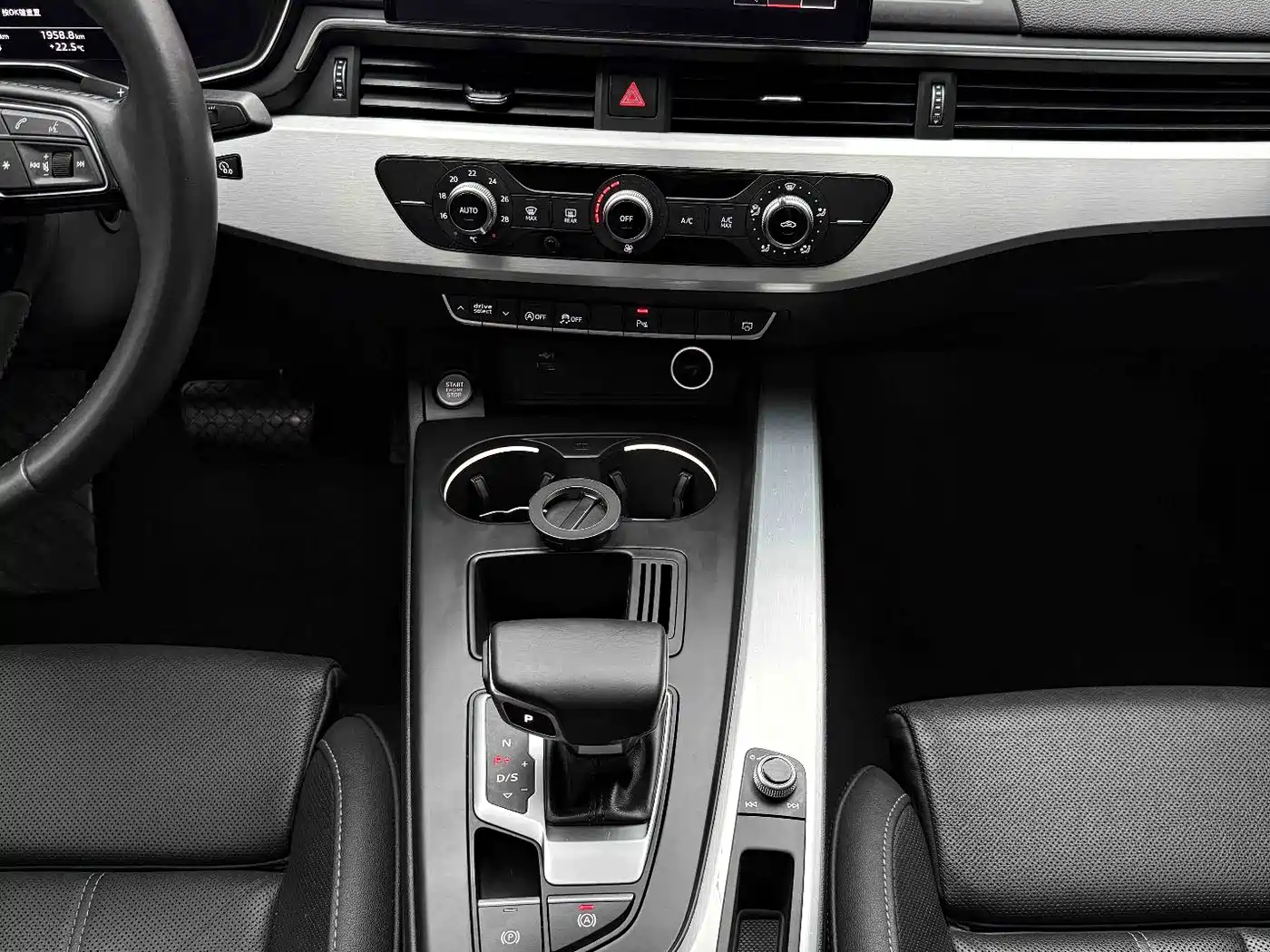 Audi A4L 2020 40 TFSI Fashion Dynamic Edition фото 12