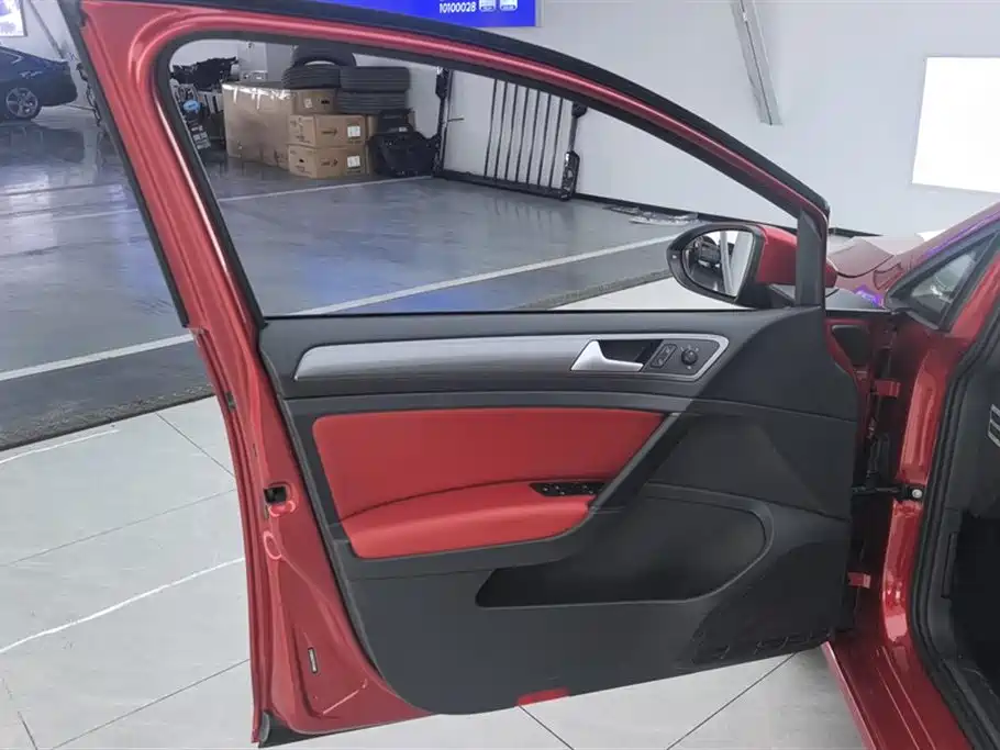Volkswagen Golf 2015 1.6L Automatic Fashion фото 7