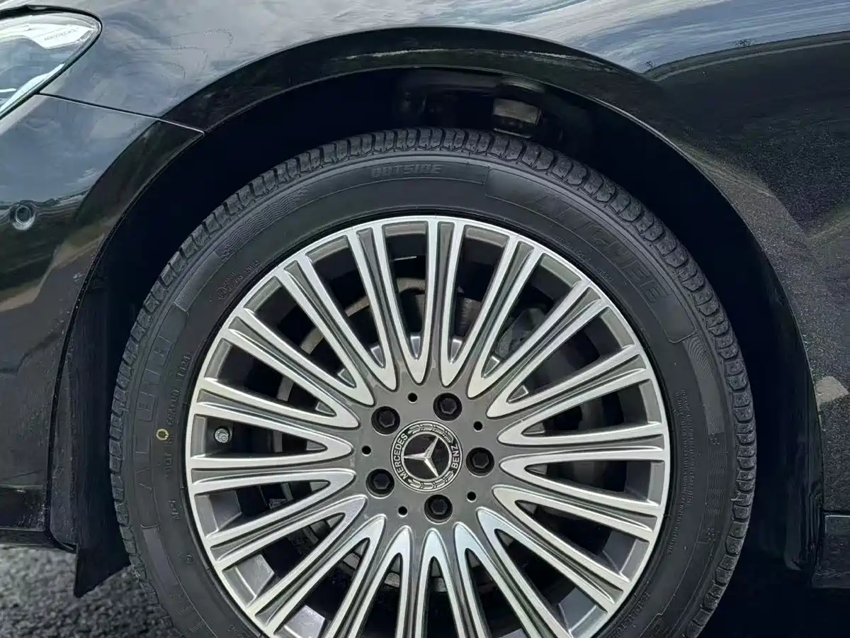 Mercedes-Benz E-Class 2023 E 300 L Luxury фото 19