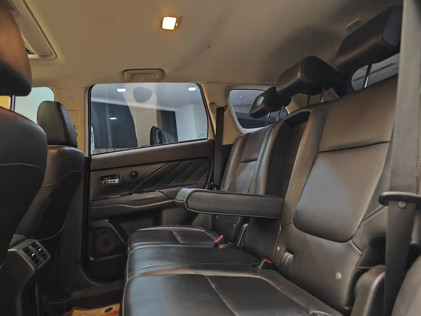 Mitsubishi Outlander 2019 2.0L 2WD Enjoy 5-Seater China VI фото 23