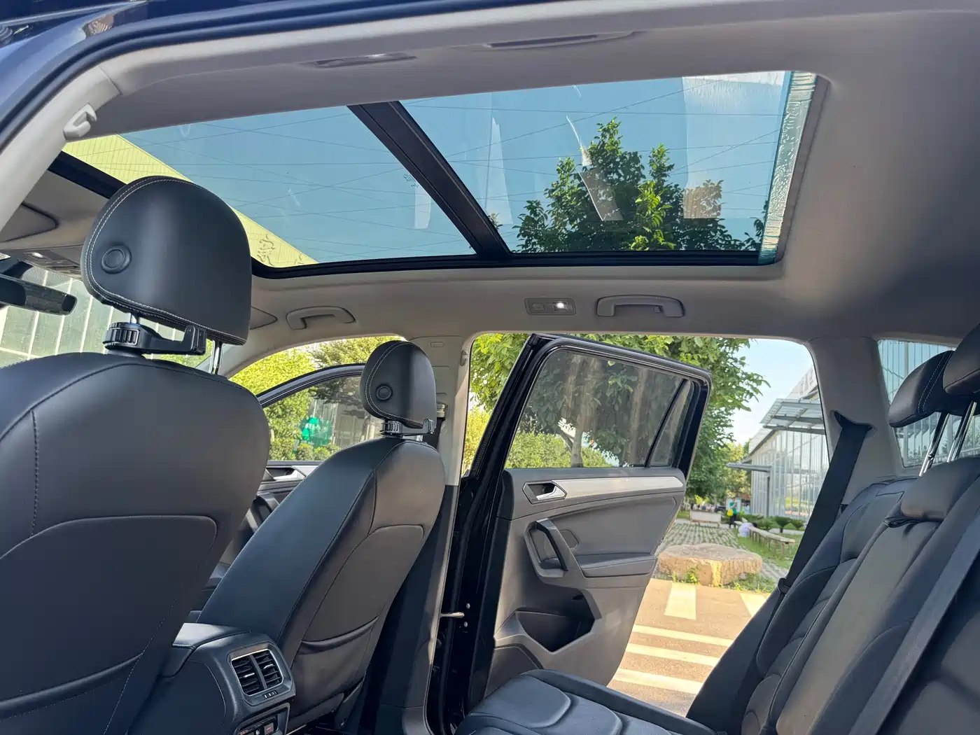 Volkswagen Tiguan L 2019 Facelift 330TSI Auto 2WD Smart Luxury China VI фото 16