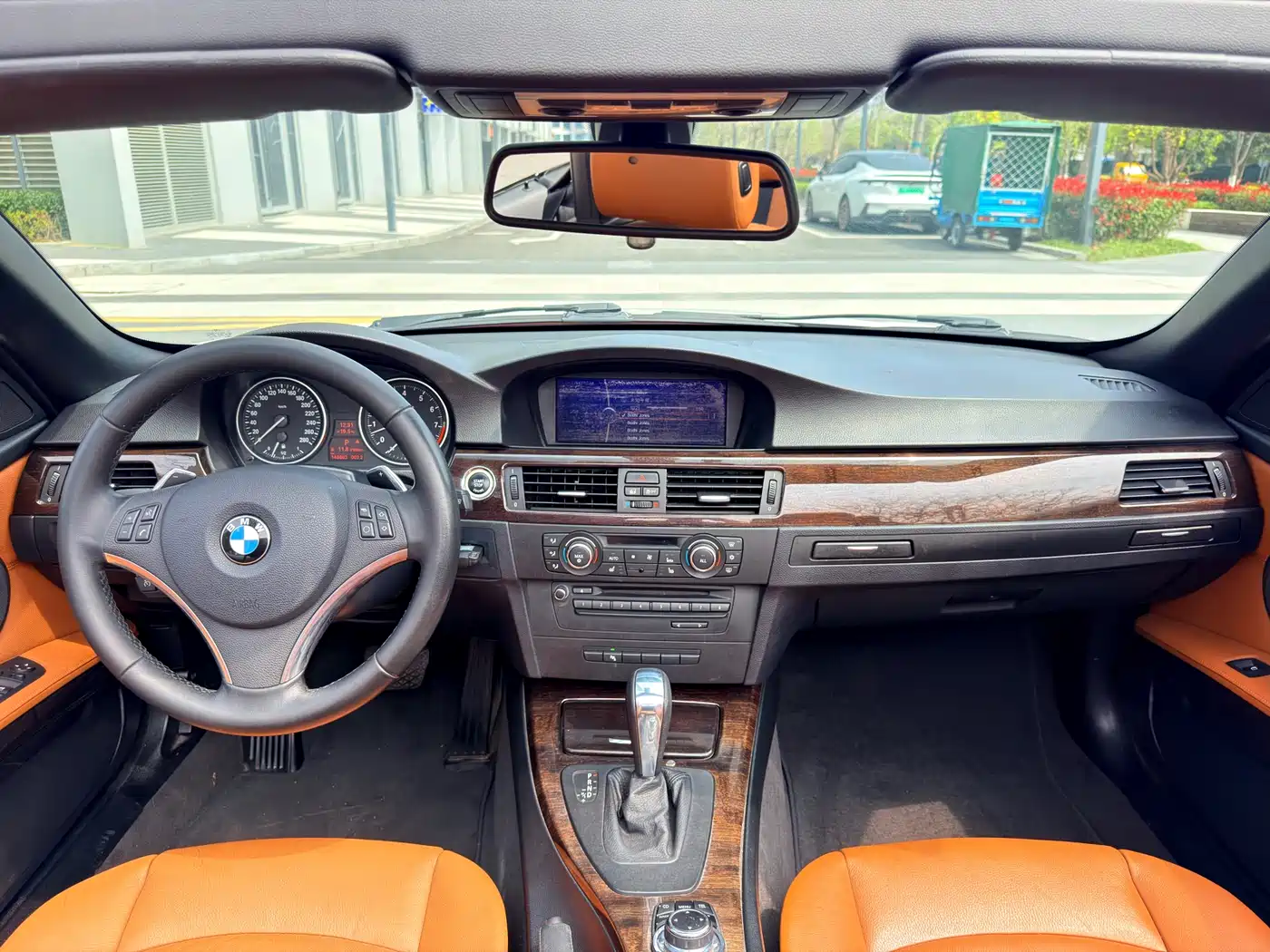 BMW 3 Series (Import) 2011 330i Convertible Coupe фото 8