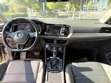 Photo 9 - Volkswagen Sagitar