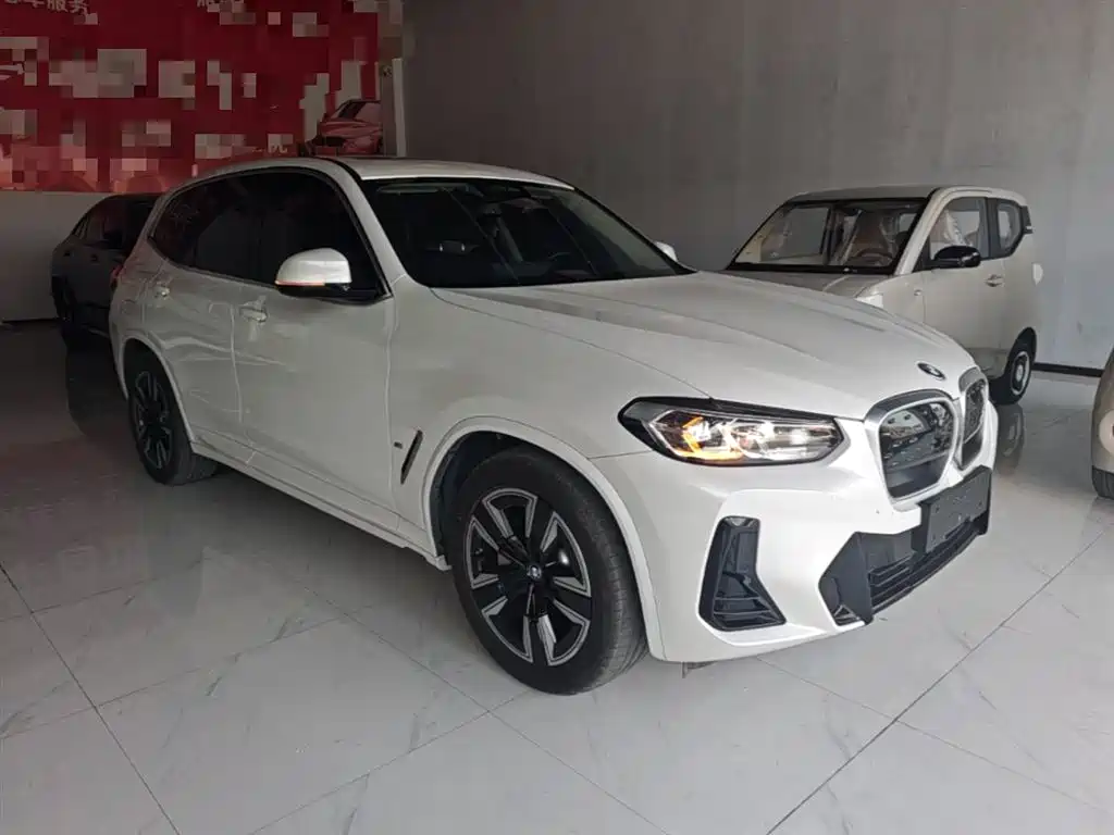 BMW iX3 2022 Facelift Leading Model фото 4