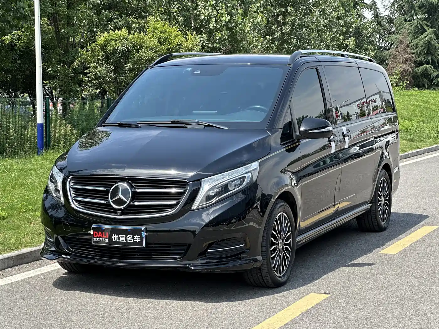 Mercedes-Benz V-Class 2018 V 260 Premium Edition China VI