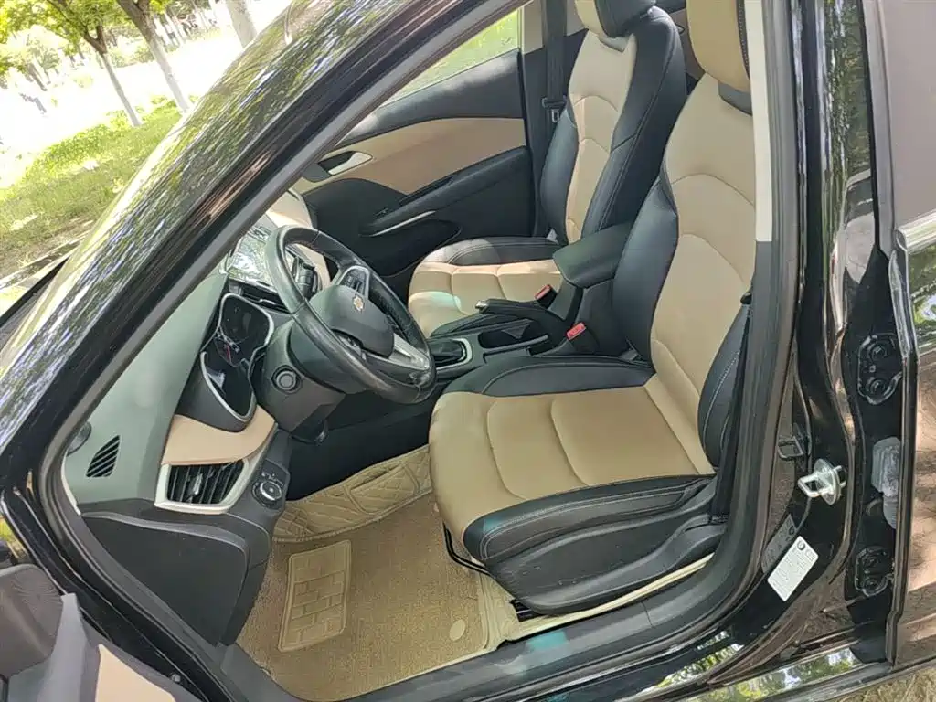 CHEVROLET CRUZE