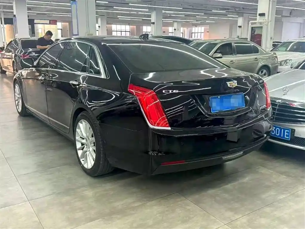 Cadillac CT6 2016 28T Leading фото 8