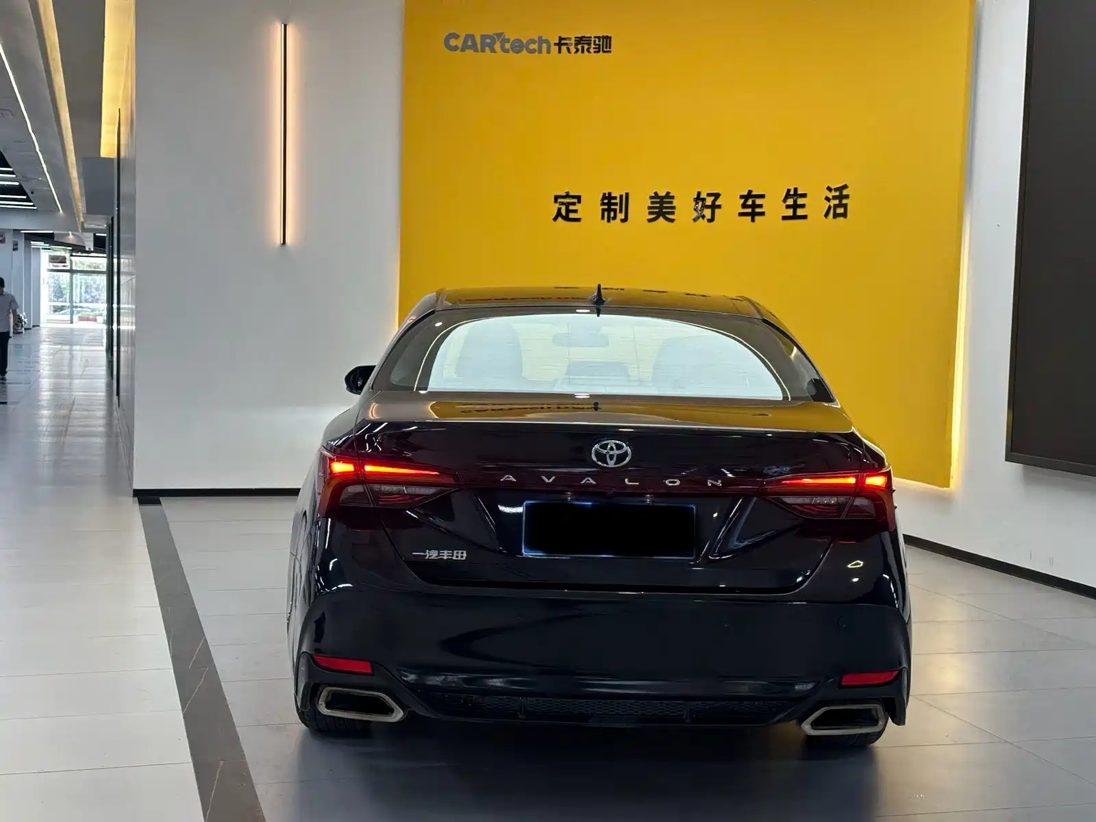 Фото 6 - Toyota Avalon
