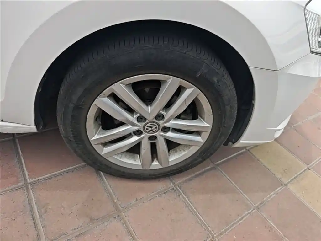 Volkswagen Jetta 2017 1.5L Automatic Comfort фото 14