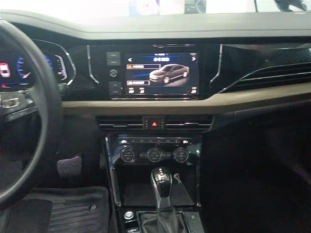 Volkswagen Passat 2019 330TSI Luxury Edition China VI фото 13