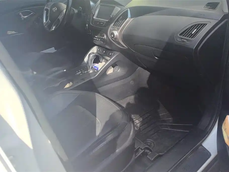 Hyundai Beijing Hyundai ix35 2015 2.0L Automatic 2WD Comfort China V фото 8