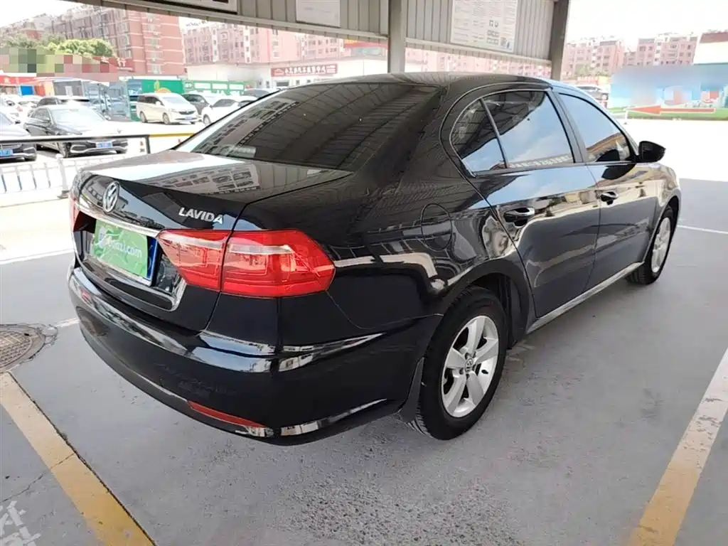 Volkswagen Lavida 2013 Facelift Classic 1.6L Automatic Trend фото 7