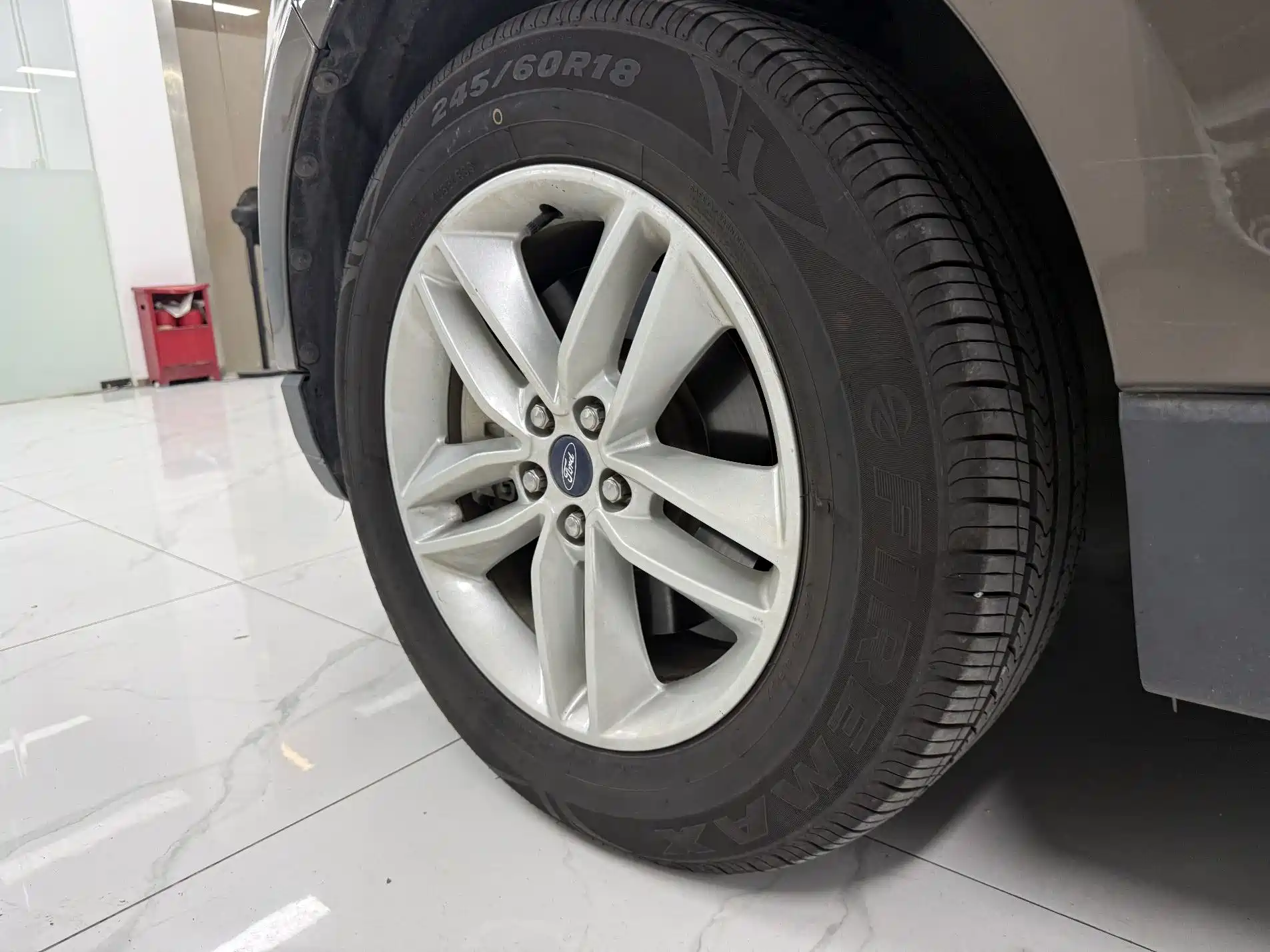 Фото 7 - Ford Edge