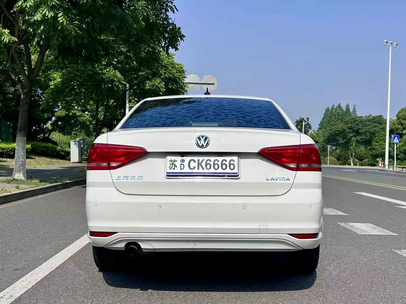 Volkswagen Lavida 2017 1.6L Automatic Trend Edition фото 4