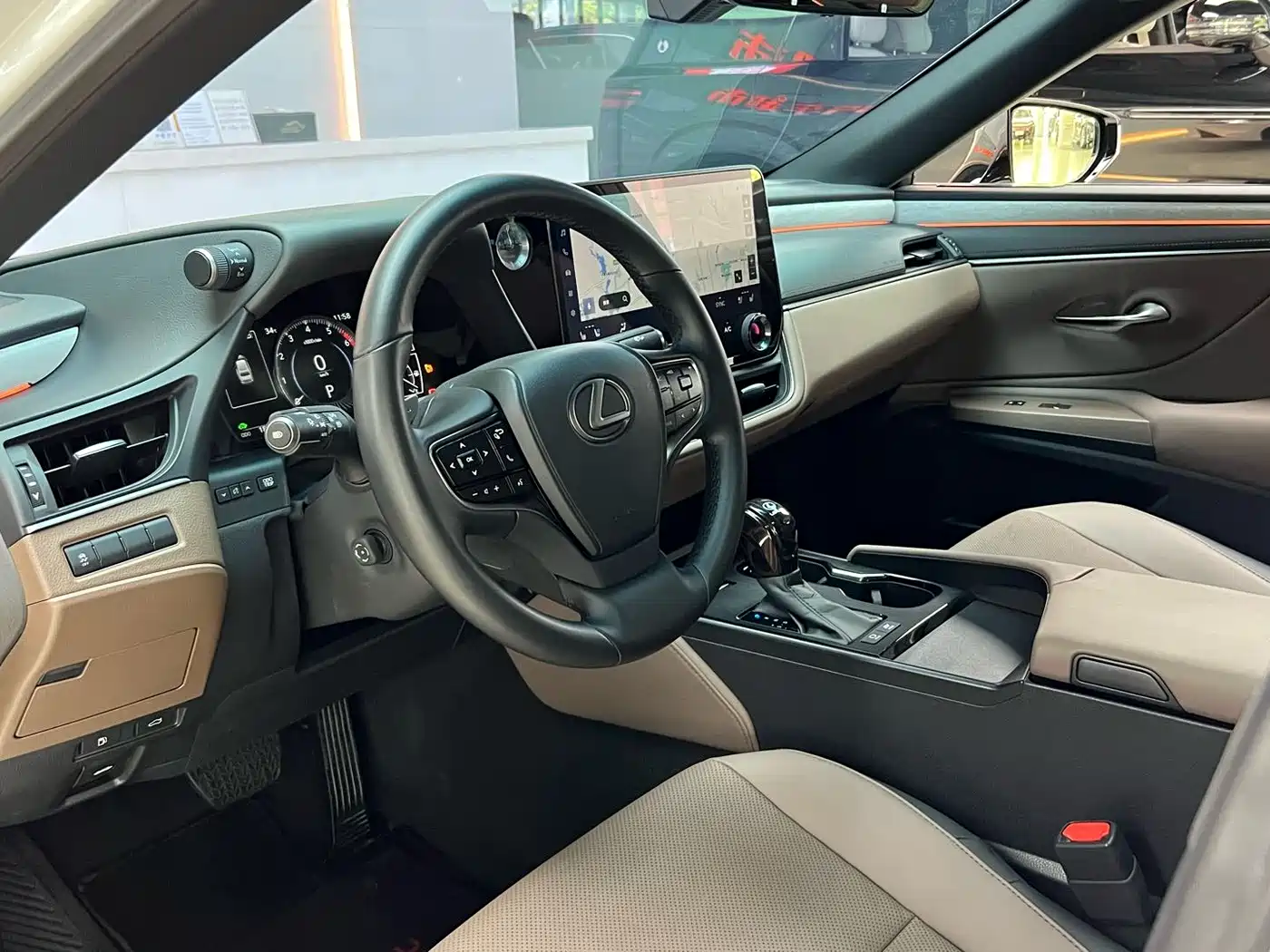 Lexus ES 2025 300h Ultimate Edition фото 8