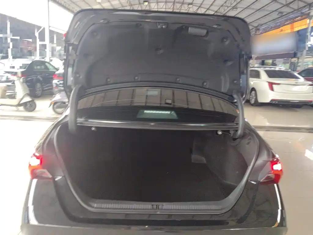 Toyota Avalon 2022 2.0L Luxury Edition фото 19