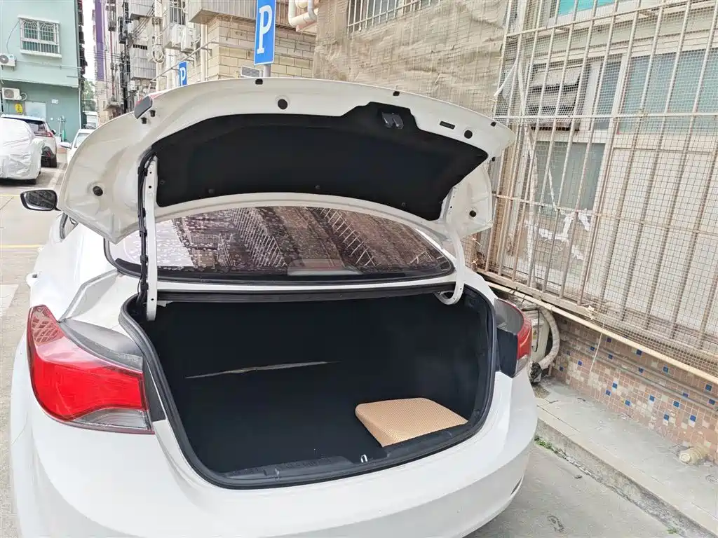 Hyundai Langdong 2016 1.6L Automatic Smart Edition фото 10