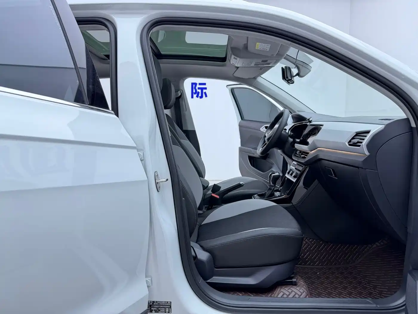 Volkswagen Tacqua 2023 2021 1.5L Automatic Smart Connect Edition