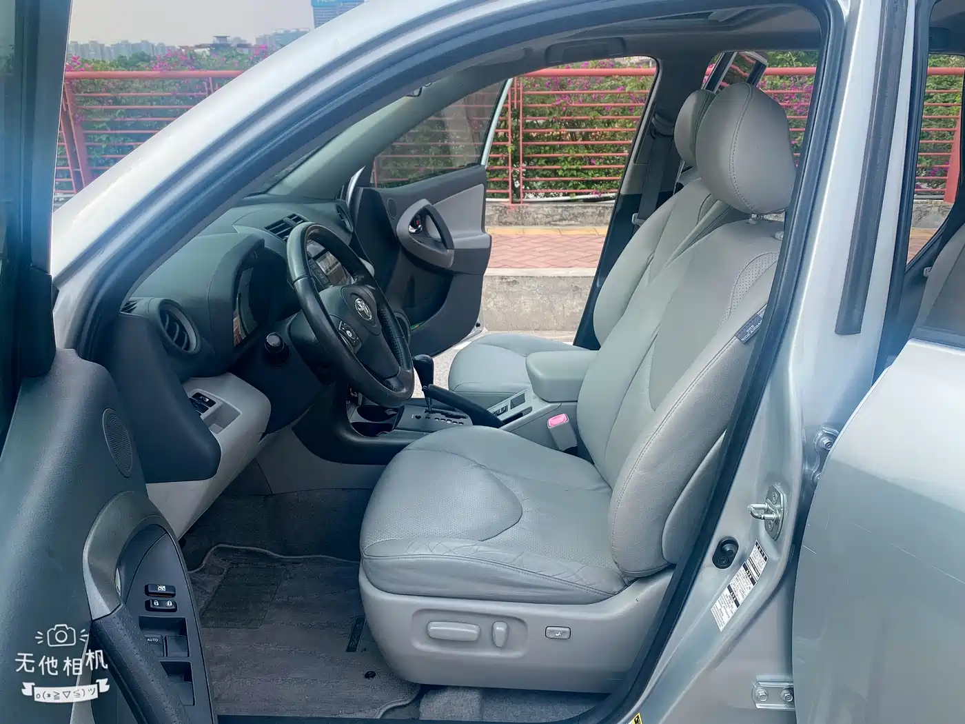 Toyota RAV4 Rongfang 2010 2.4L Automatic Luxury Upgrade Edition фото 5