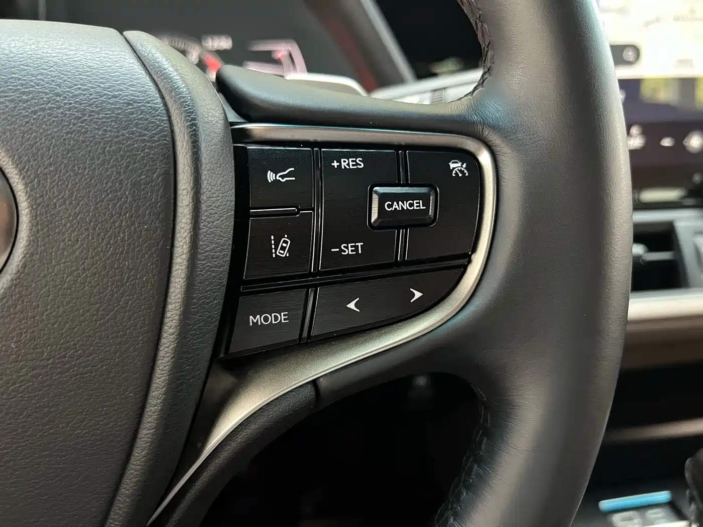 Lexus ES 2025 300h Ultimate Edition фото 23