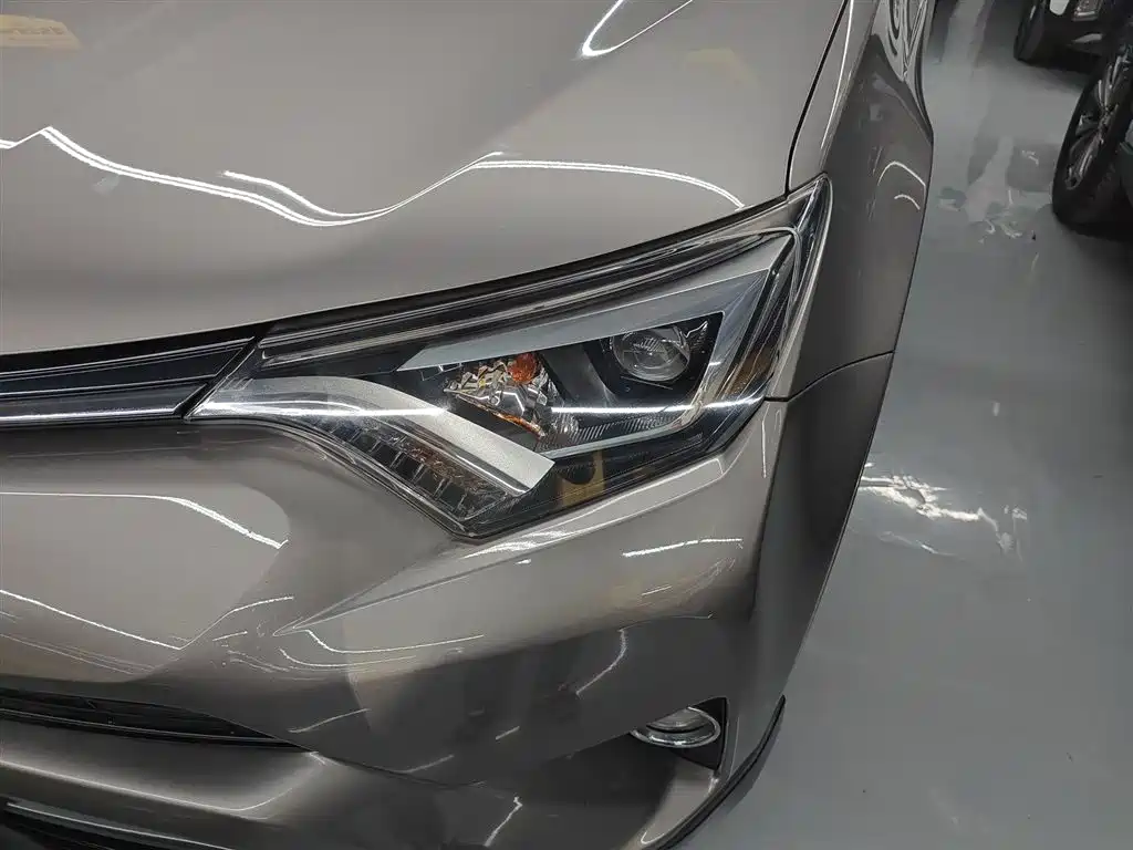 Toyota RAV4 Rongfang 2016 2.0L CVT 2WD Smart (China V) фото 18
