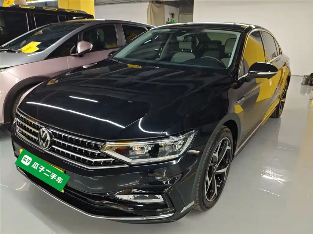 Volkswagen Magotan 2023 Model 2 Million Commemorative Edition 330TSI DSG Luxury фото 2