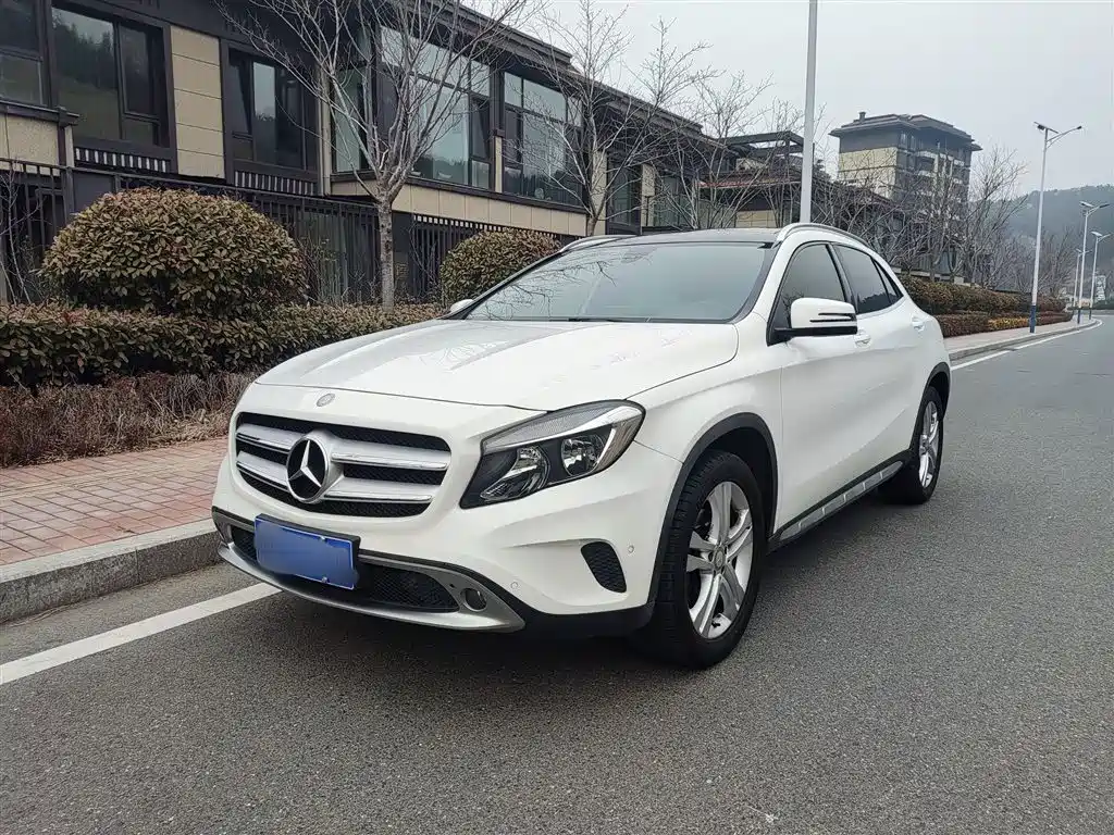 Mercedes-Benz GLA 2016 GLA 200 Dynamic фото 2
