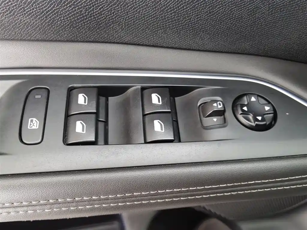 Peugeot 5008 2017 380THP 7-seat Luxury Edition фото 9