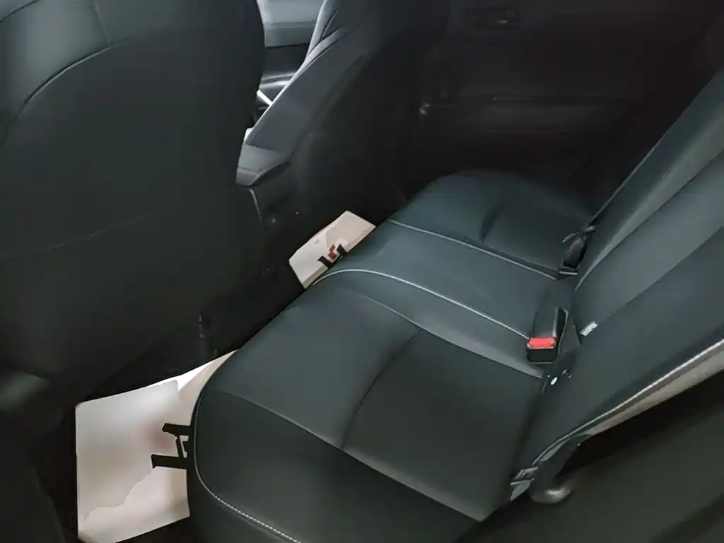 Toyota Frontlander 2024 2.0L CVT Elite Plus Edition фото 17