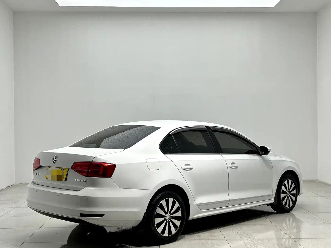 Volkswagen Sagitar 2018 1.6L Automatic Comfort фото 6