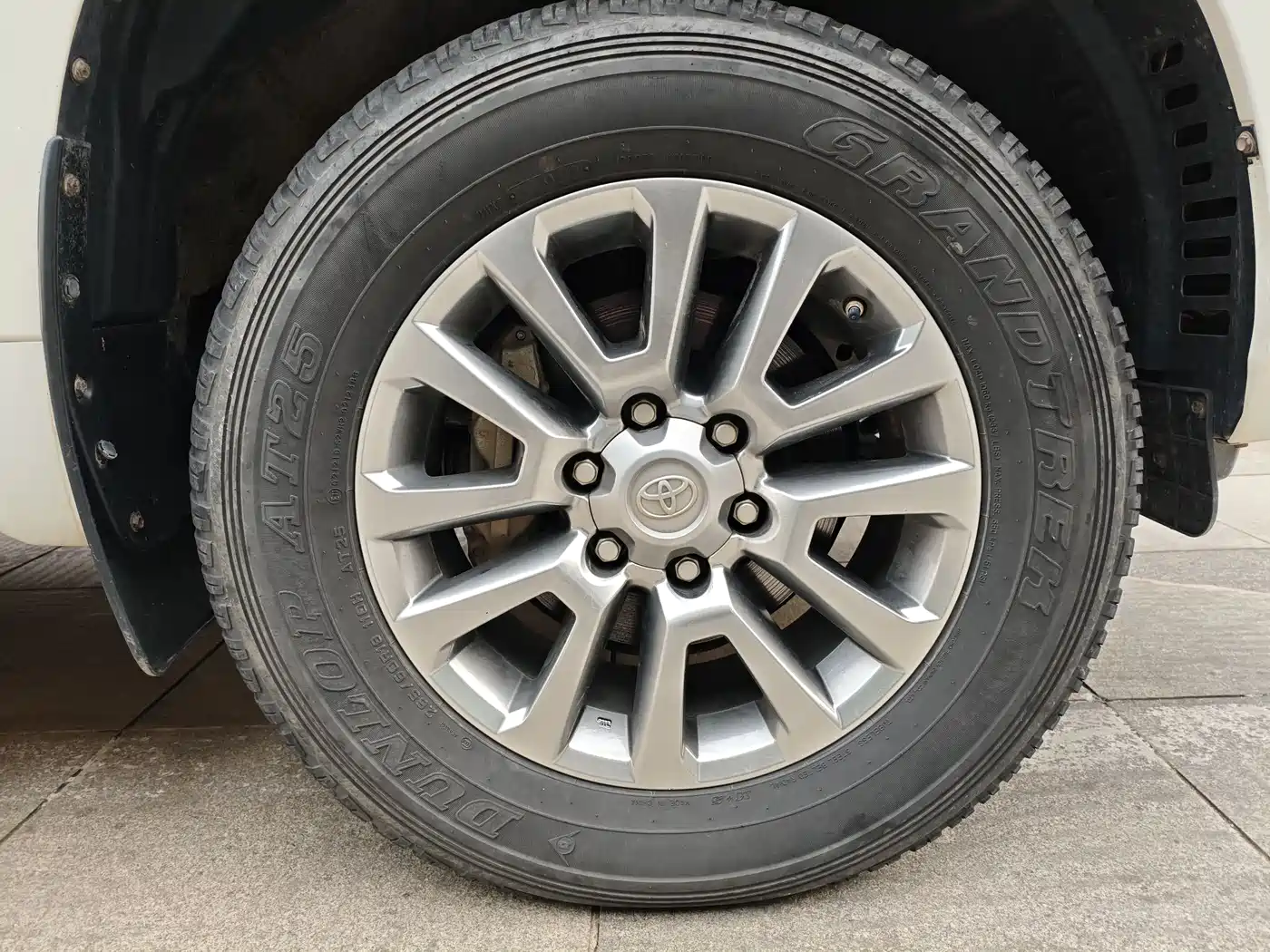 Toyota Prado 2018 3.5L Automatic TX-L Rear-mounted Spare Tire фото 15