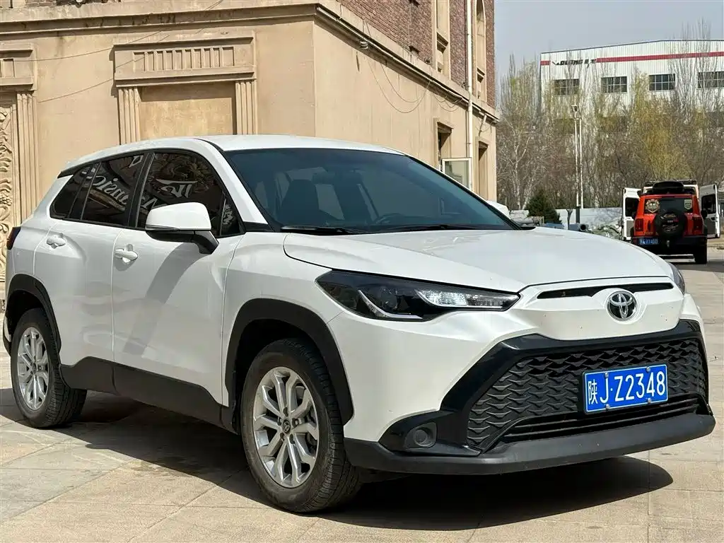 Toyota Frontlander 2024 2.0L CVT Elite Plus Edition фото 3